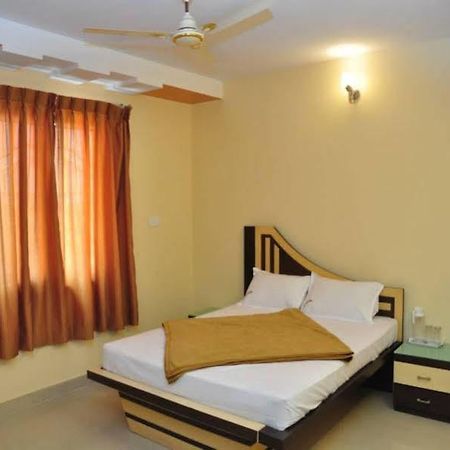 7 Hills Inn Tirupati Exteriör bild