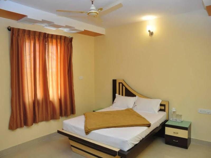 7 Hills Inn Tirupati Exteriör bild